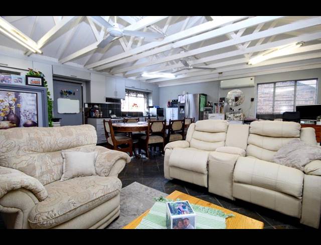 3 BEDROOM HOUSE FOR SALE IN THE REEDS